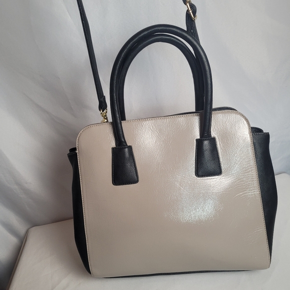 Betsey Johnson Large Satchel Crossbody Bag Ovetsized Bow Taupe Black White Dots - Picture 3 of 15